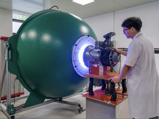 ����ʦ���Ϻ������������Ƽ����޹�˾���з����Ķ����Ƶ����������ƾ߽��й�ѧɫƷ��顣³�� ��