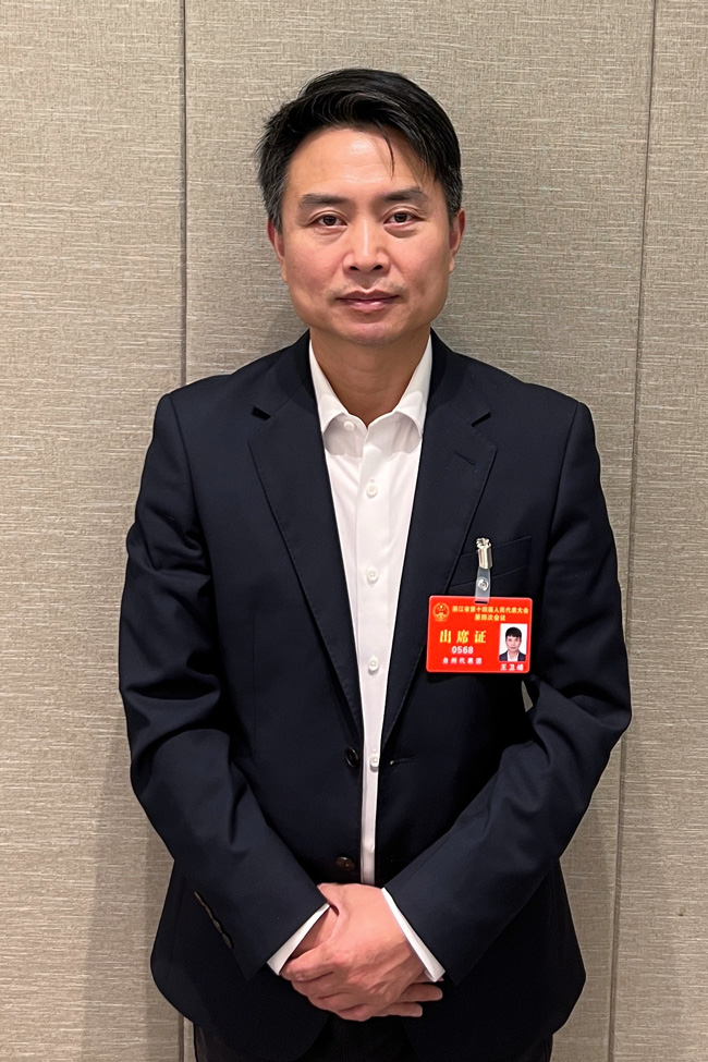 浙江省人大代表、黄岩区融媒体中心电视中心兼全媒体营运中心主任王卫峰。受访者供图