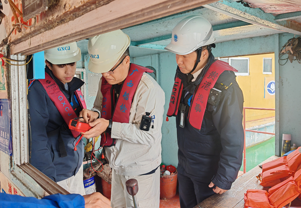 ��ۺ��¾����ϵط����첿�ſ�չ�ںӿʹ�ͻ������ר���飬������ȫ���������ϿͶɴ������ڼ䰲ȫ��Ӫ��¬�黪��