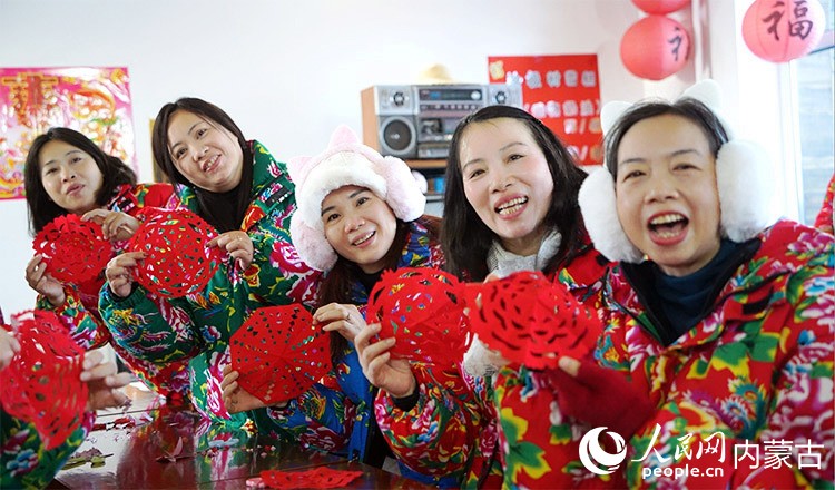 ���Թ㶫���ŵ��ο������伫�塰��������������Ŀ��ͼΪ�ο������չʾ���õĴ��������������� ��������