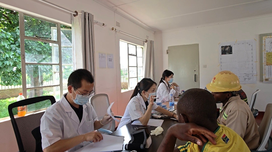 �����ֳ���ҽ�ƶӹ�ͼ