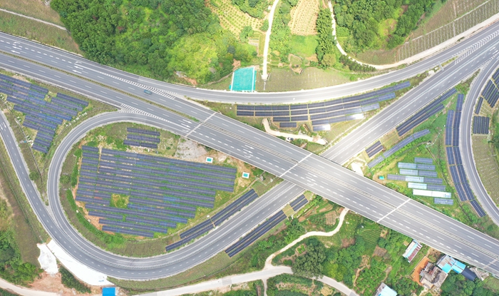 ���ָ��ٽ����ں���Ŀ����Ͷ��Դ���Ź�ͼ