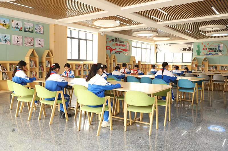 ��Ǩ���õ�ѧУ��