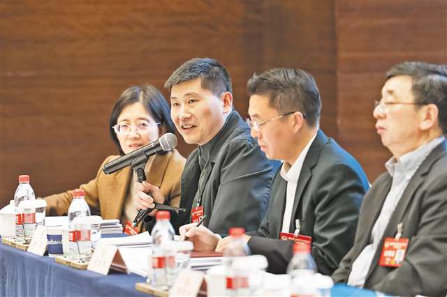 1��28�գ��μ�����Э�����Ĵλ����ίԱ�������������������档���� ����� ��/�Ӿ�����