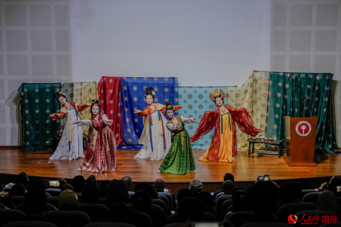 ������̨�硶ȹ��硷ֱ��չ���л��Ļ�֮���������� ����ˡ��ײ�������