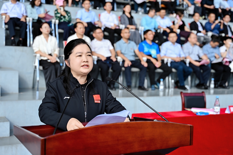 4���ݴ�ѧ��ί�����δ�´�