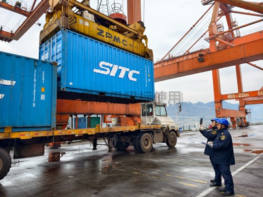 1��30�գ����˱����ؼ���£��Ĵ���������ˮˮ���˺��ؼ����ģʽ�ĳ��ڻ�����˱������ˡ��ɶ����ع�ͼ