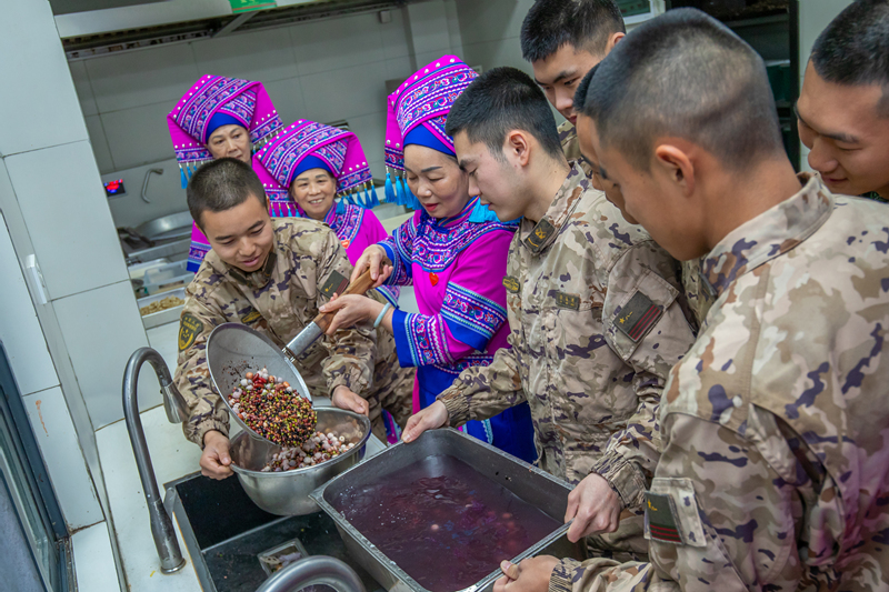 �������衱��ٱ�һͬ׼��������ʳ�ġ�����»��