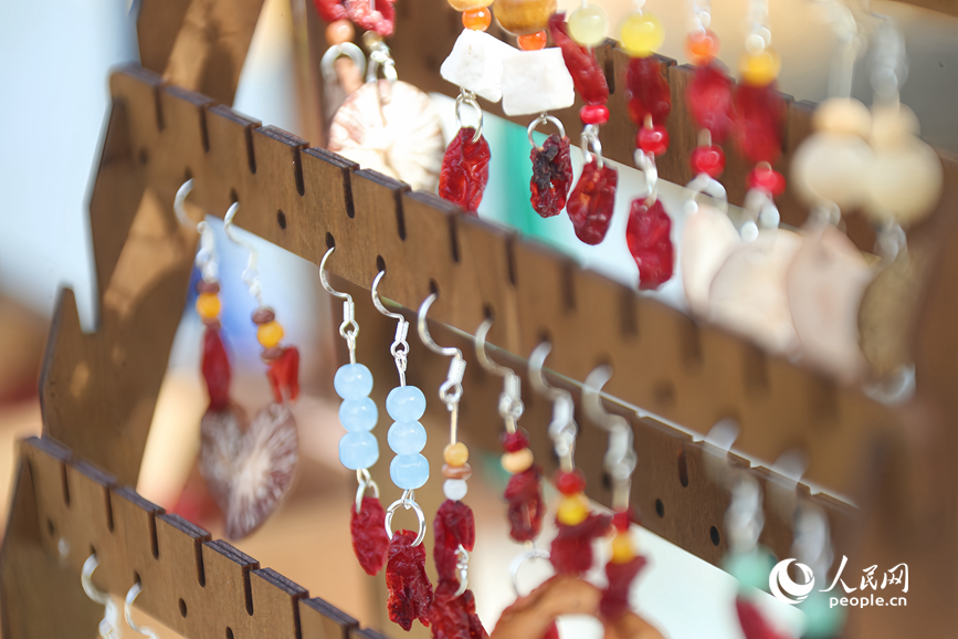 ɽ����װ��Ʒ������������ ����ƽ��