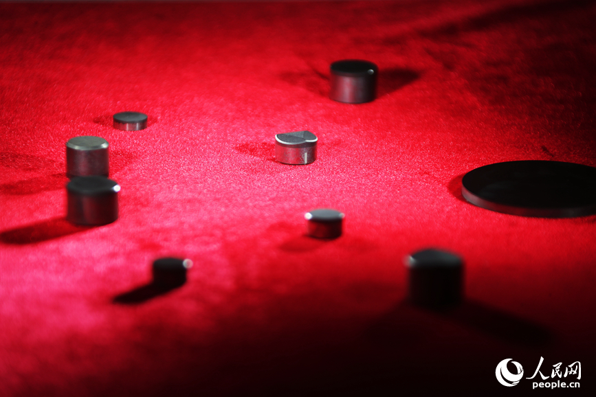 ���ʯ��Ʒչʾ������������ ����ƽ��