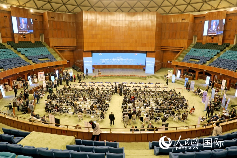 ������̳����˹�������ɻ������ľ��С�������������������