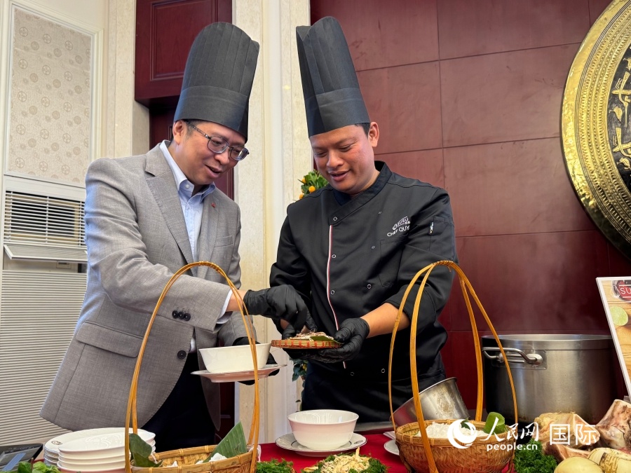 2026��2��5�գ�Խ��פ����ʹ����ƽ������Խ�Ϻӷ��ջ�ֳ���������Խ�Ϻӷۡ� ���������� лӨ��