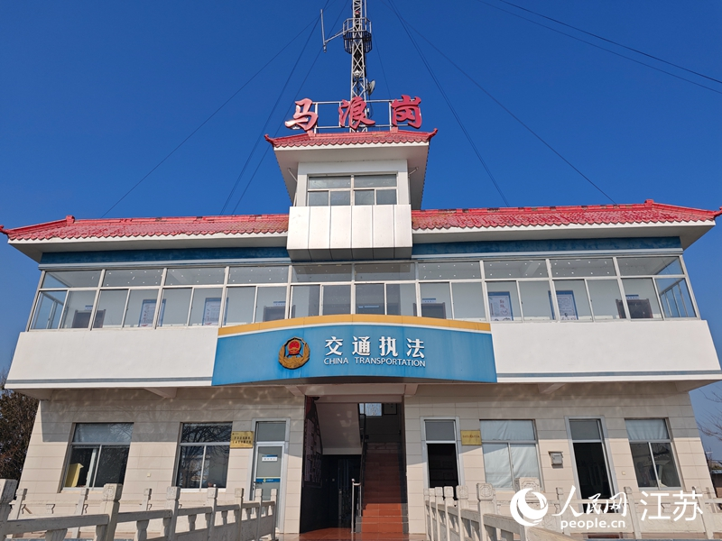 ���˸ڽ�ִͨ���жӹ���������Ķ���С¥������������ ����ޱ��