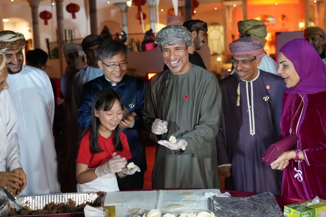 ������Դ�Ϳ���󳼰·ƣ��������Ȱ����α���������ӣ��й�פ����ʹ�ݹ�ͼ