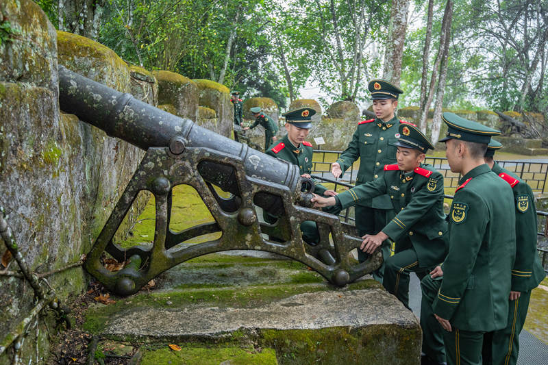 �±��Ǵ�����ʷ����̨����˼����