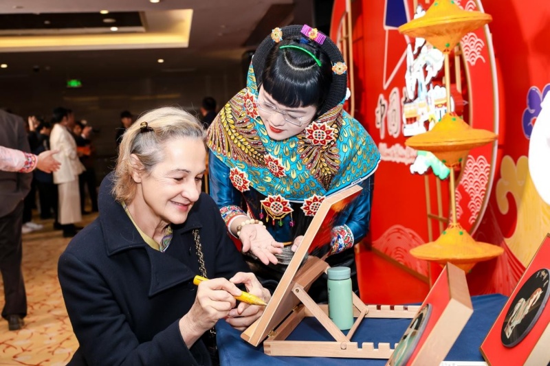 ë����˹פ����ʹ����Pasacale Siew����ݰ��Ļ������췽��ͼ��