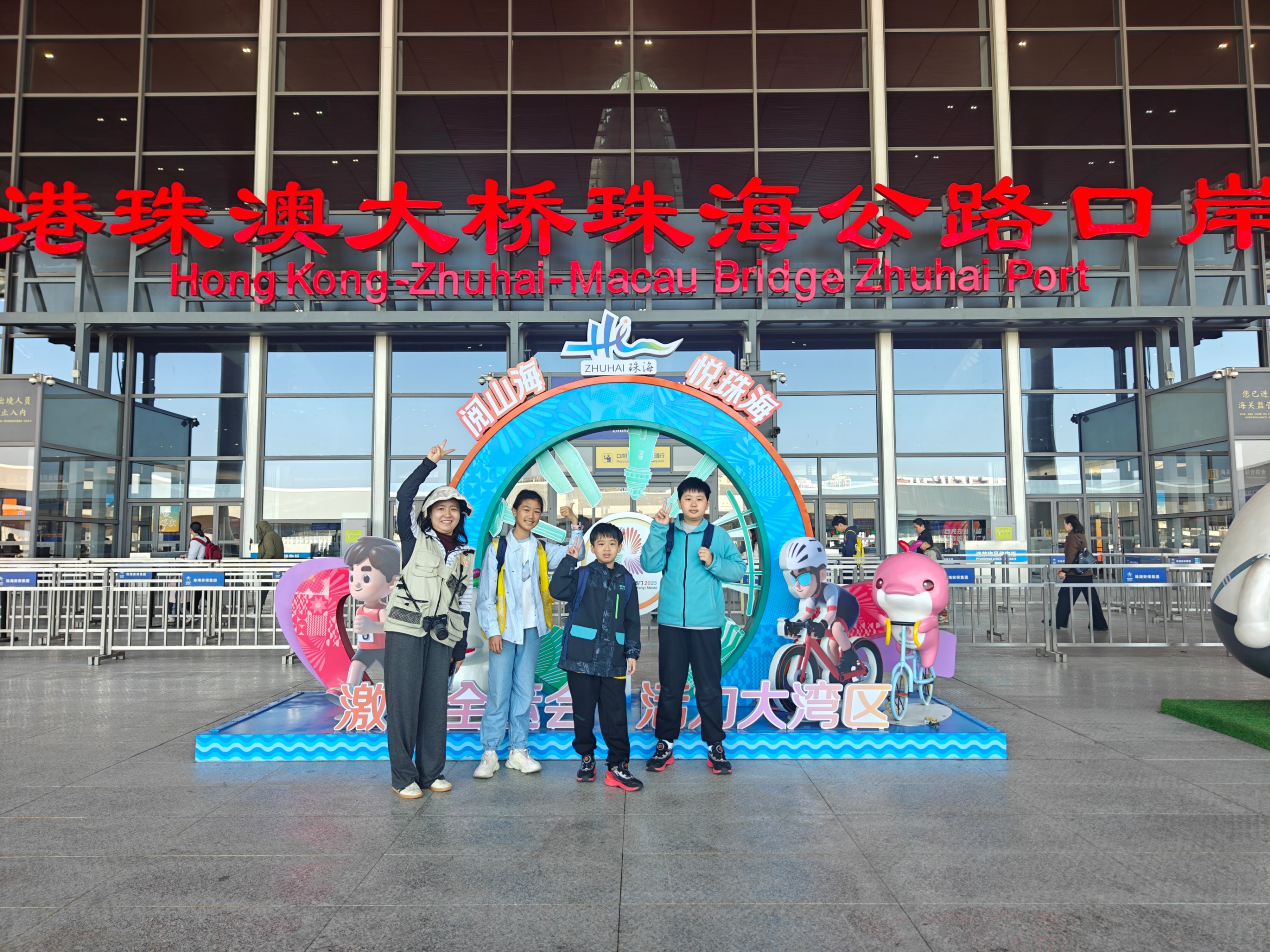 ����Ĵ����麣��·�ڰ������԰��յ��ÿ�׼������ǰ����ۣ���ʮ���˻�Ԫ�ش�װ�ú�Ӱ������������� ���ŵ���