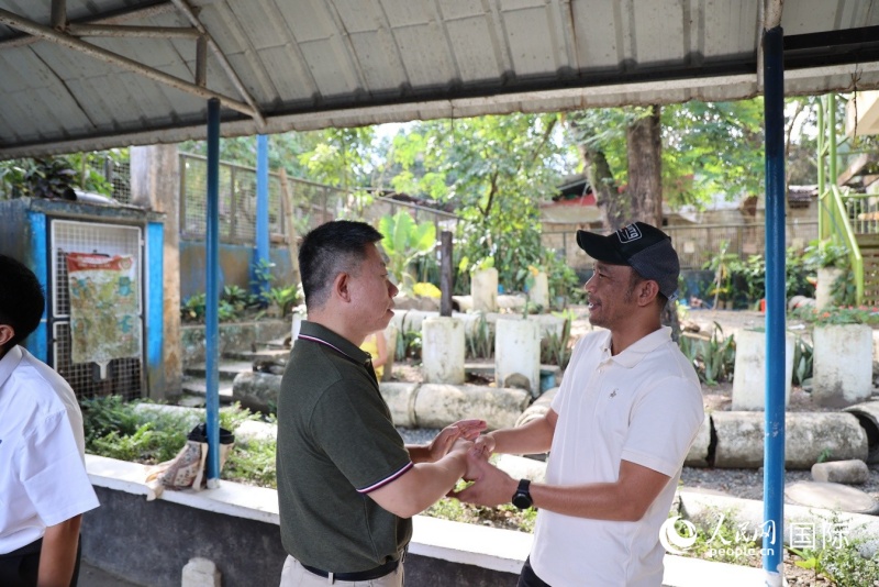 ��Ȫ��ʹ���������˹СѧУ����ɣ������Яʦ�������й�פ��ʹ�ݡ����������߷���  ��