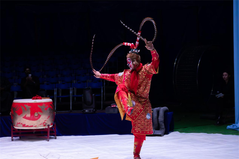 ���������������ܵ���ӭ���������й��Ļ����Ĺ�ͼ