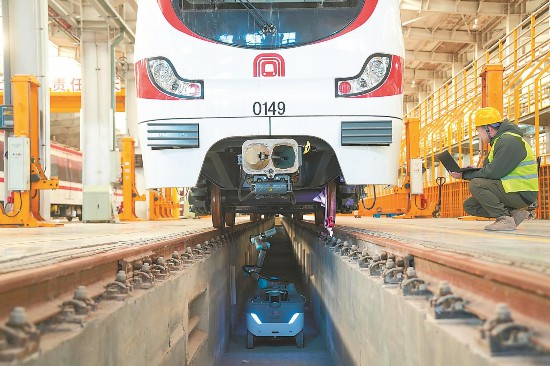 1��31�գ����齭·����������⣬���׻����ˡ�С�ǡ��ڶԻ������ֺͳ��ܽ���ɨ�衣