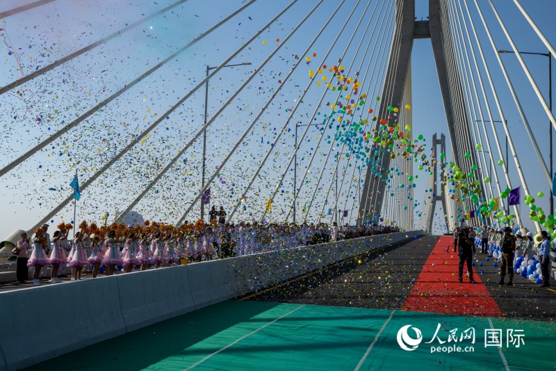 ͼ���������������ͨ���ƽ���ʽ�ֳ�������������л�Ѿ���