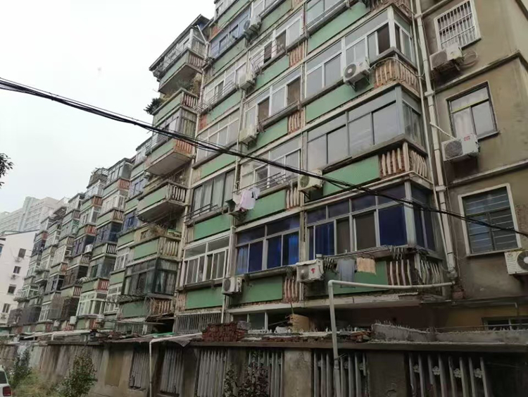 ����ǰ��б����С����б����������ͼ