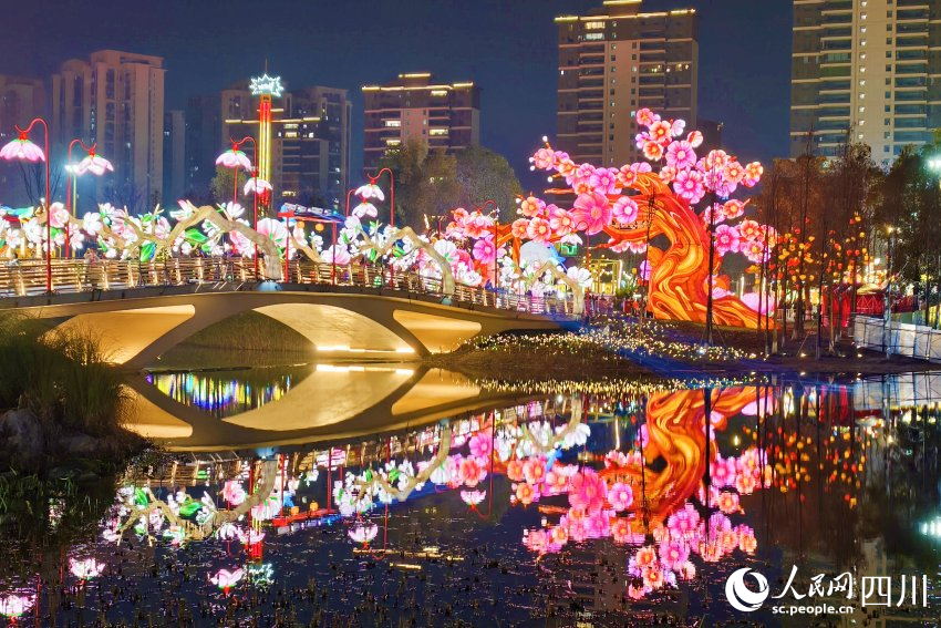 µÚ55½ì³É¶¼¹ú¼ÊÐÜèµÆ»áÏÖ³¡¡£ÈËÃñÍø ÕÔ׿ÀÖÉã