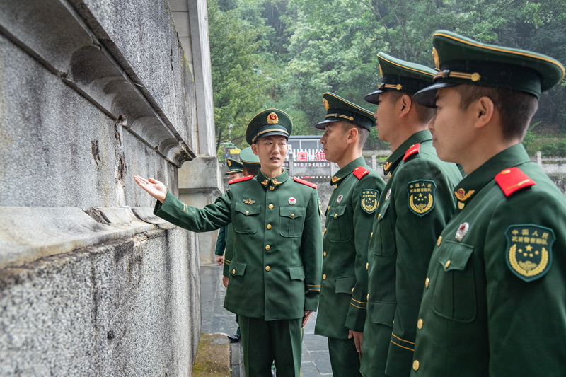 �±����˽��ǽ������ʷ������»��