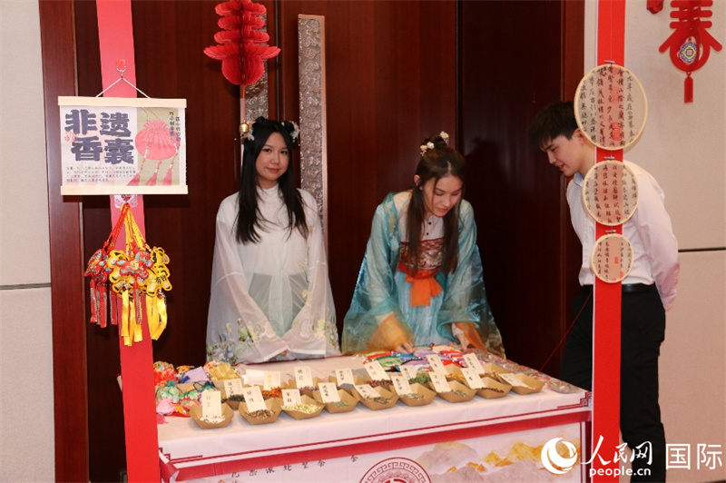 ��ֳ������������� ��ǿ��