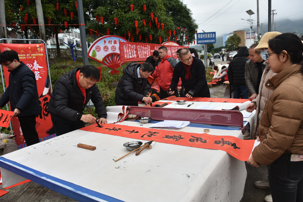 �ֳ�ΪȺ��д������ף������������