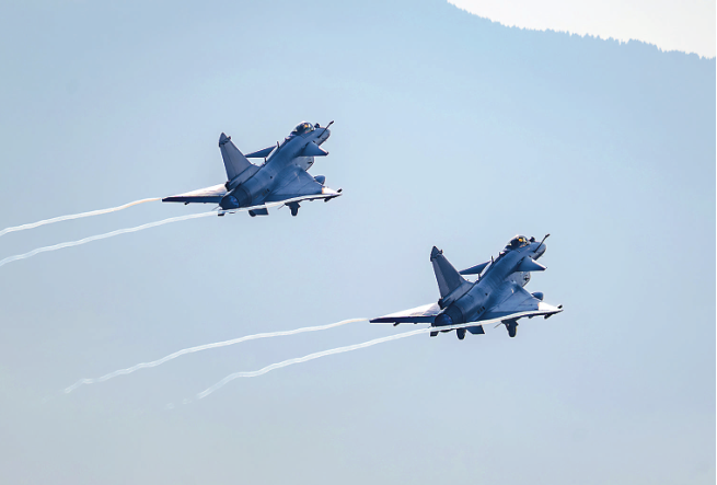 2����Ѯ���վ����ձ�ĳ�ÿ�չ����ѵ����Ф�� ��