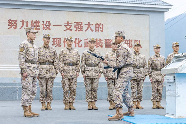 �±����п���װж�̵�ѵ������������