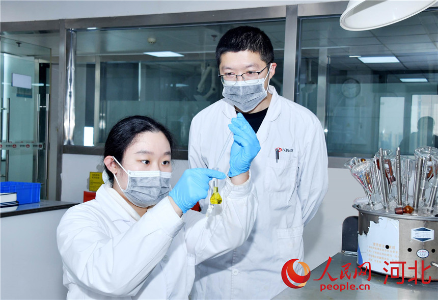 ��ǰ�����ң�������Ա���ڼ�����ҩ��������С�޼�ĺ��������������� ������