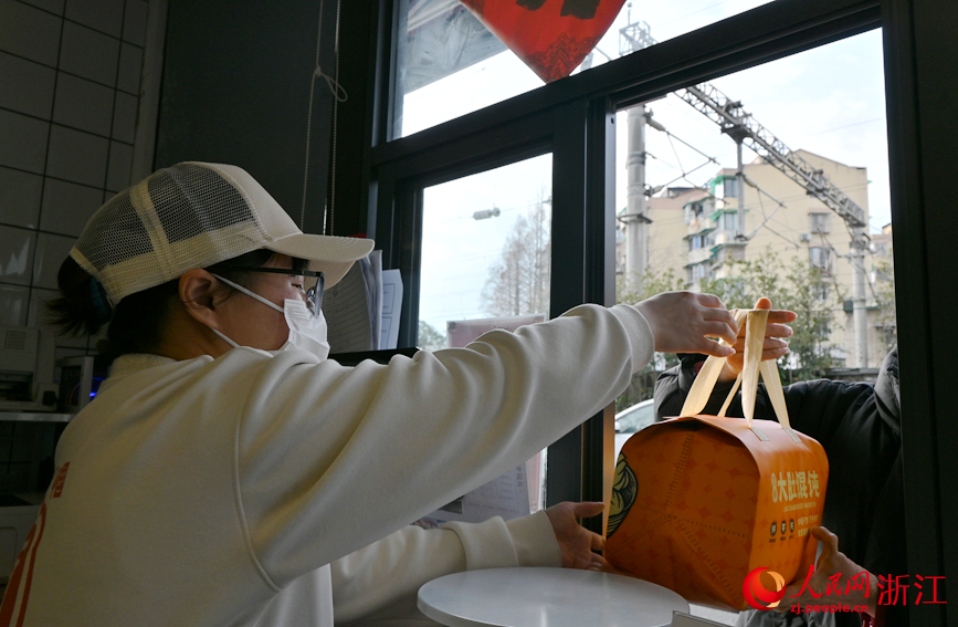 ë�ĳ�������õ���⽵ݸ��ͻ������������� ��������