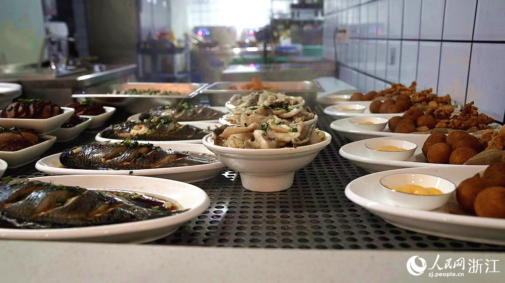 ��ʽ�����Ĳ��ȱ����ϲ�̨������������ ������