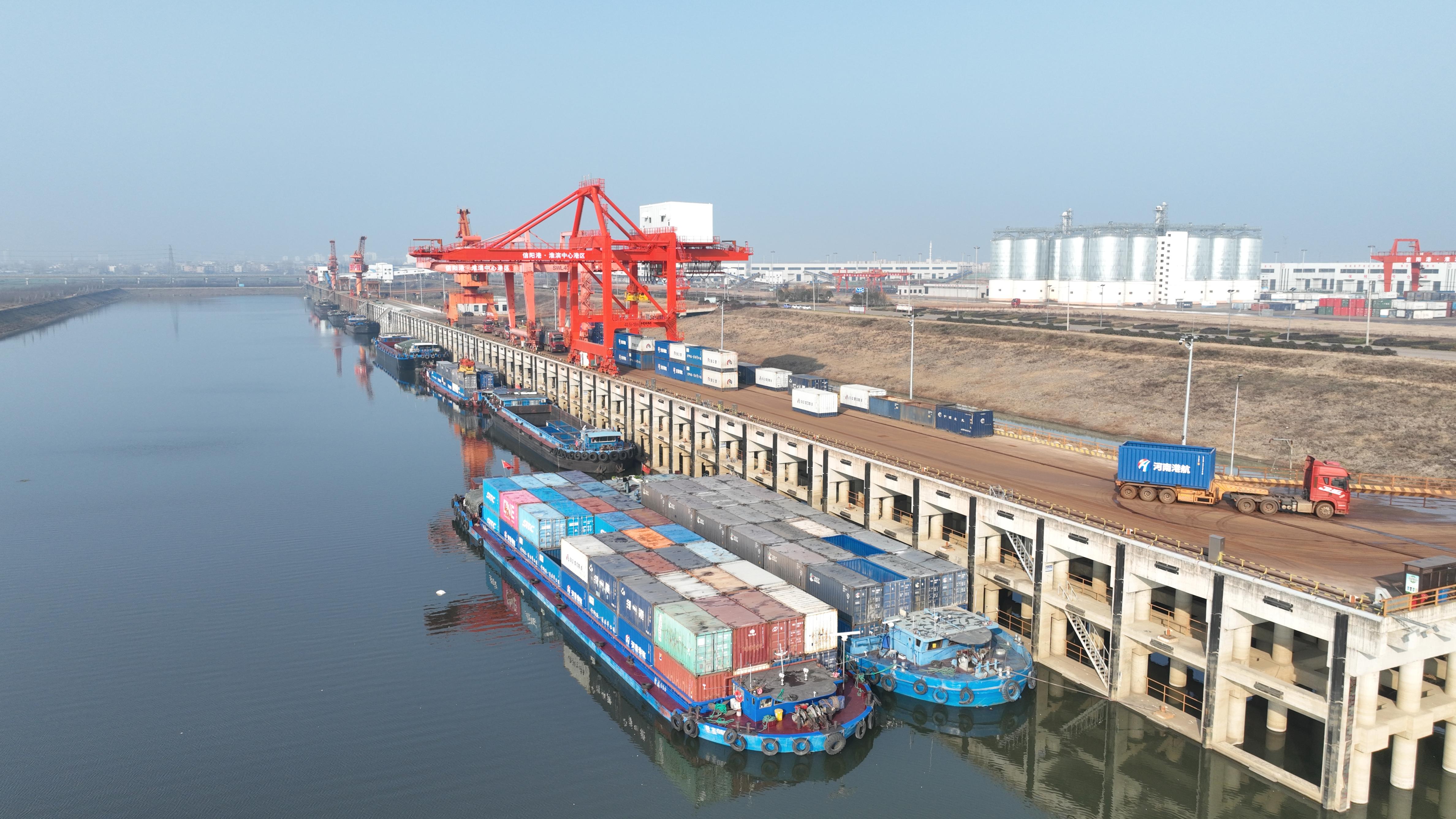 �����ۡ��������ĸ�����װ����ͷ���ڽ���װж��ҵ������Ө ��