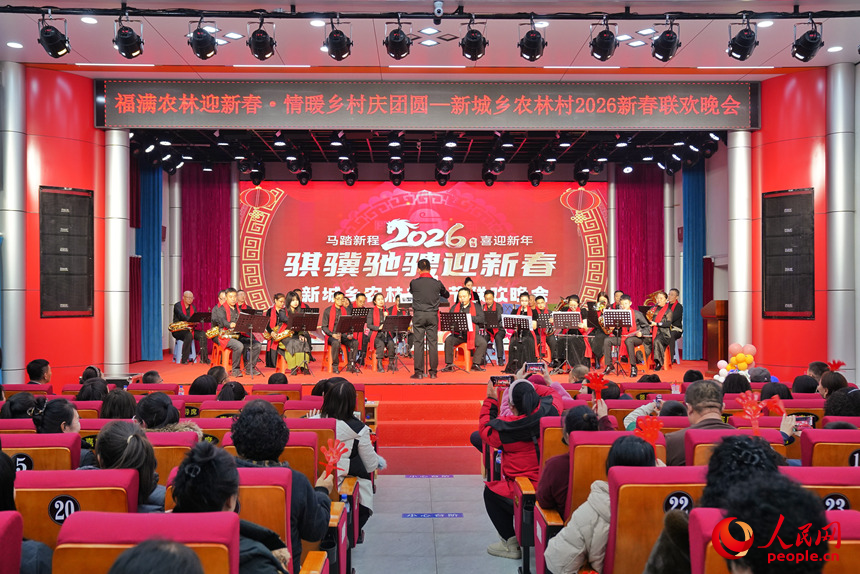 �ɴ����Ա��Ե����ݵĽ�Ŀ���󶫱����ҵļ��硷������������ ������