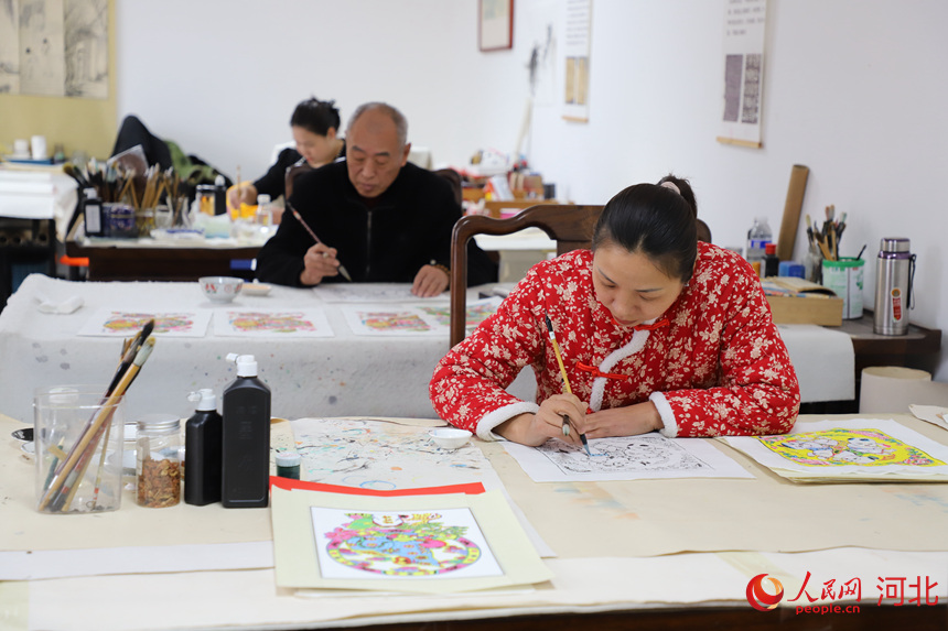 �ӱ���ˮ��ǿ�ػ�����ľ���껭���Ź����ڣ��껭���������ڶ��껭��Ʒ��ɫ������������ �̷���