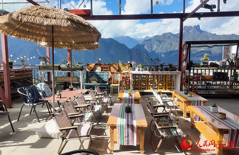 ���۴�ϰ���¸Ľ��Ķ�¥¶̨������������ ������