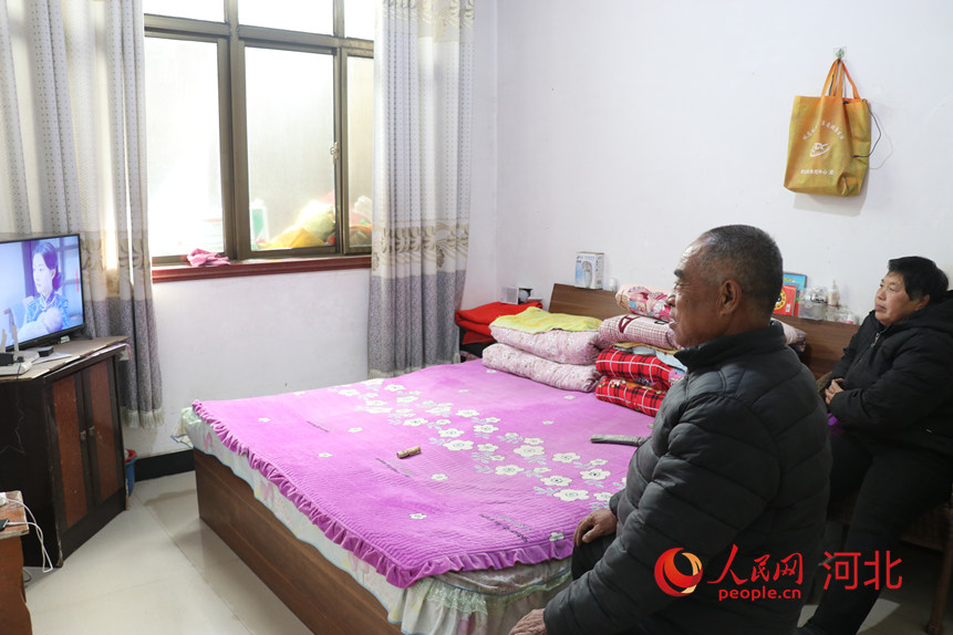 �ӱ��޻���ǽ�幵��Ȼ������ռ�����ϰ���ڼҿ����ӡ����������� ף������