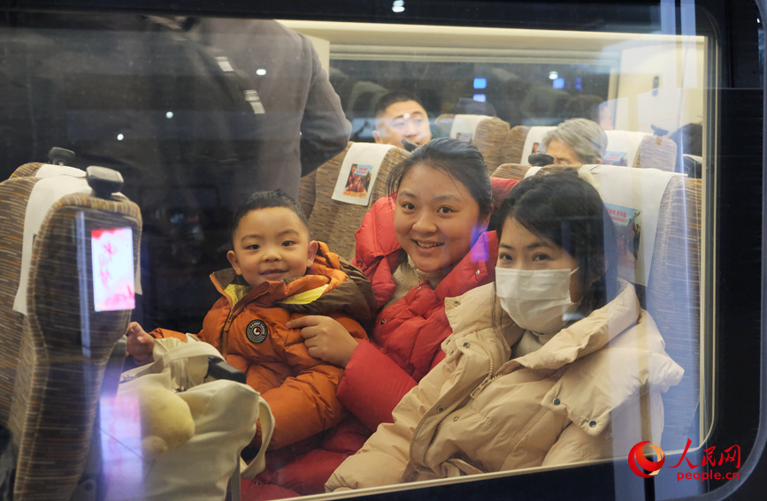 ������ů�����ڣ��ÿ��Ǵ���Ц��̤�Ϸ�����;������������ ����Ԫ��