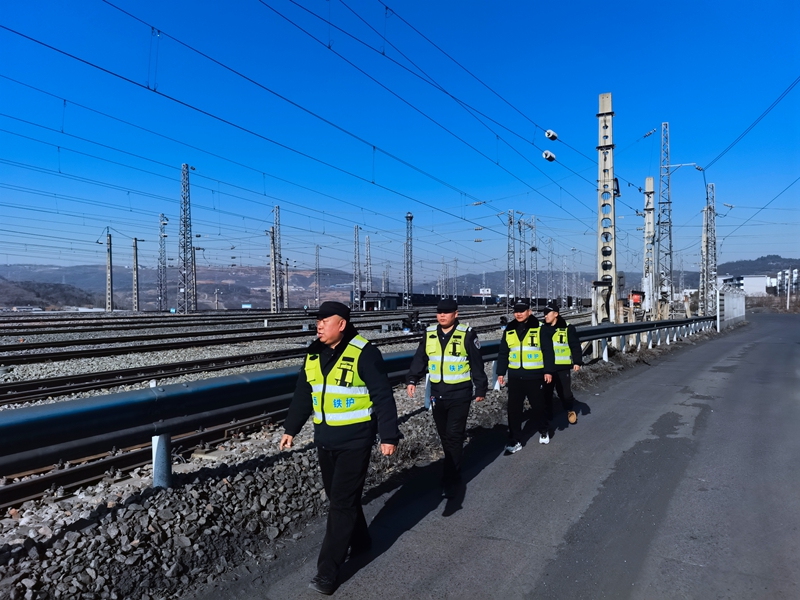 ���¶�ʮ�ߣ���������·��·�����ж�����·����Ѳ�顣���������� ���̳���