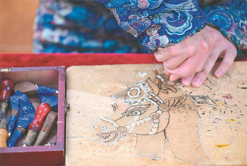 ����ƤӰϷ��ӰżƤ�Ӻ�ɫ���ޣ�������ʮ�ַѹ���