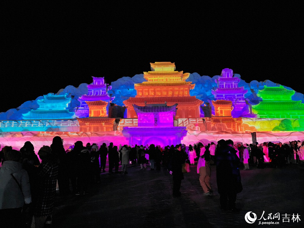 2��13�գ�����ѩ��Ũ���ƶ��칬��ѩ�ؼѽڡ����������� ����Ԫ��