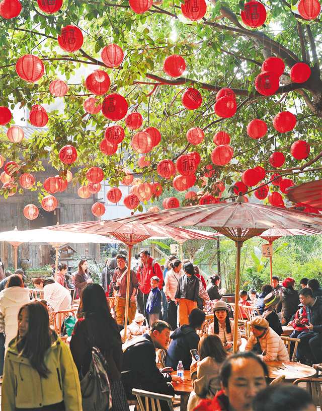 2��19�գ��ϰ����������Ͻ֣������ο��ڻƸ�����Ʒ��С������Լ��Ӱ ��־��/�Ӿ�����