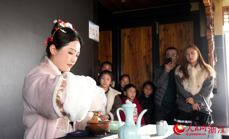 ����ʦ������ʾ�δ���衣���������� ��½���