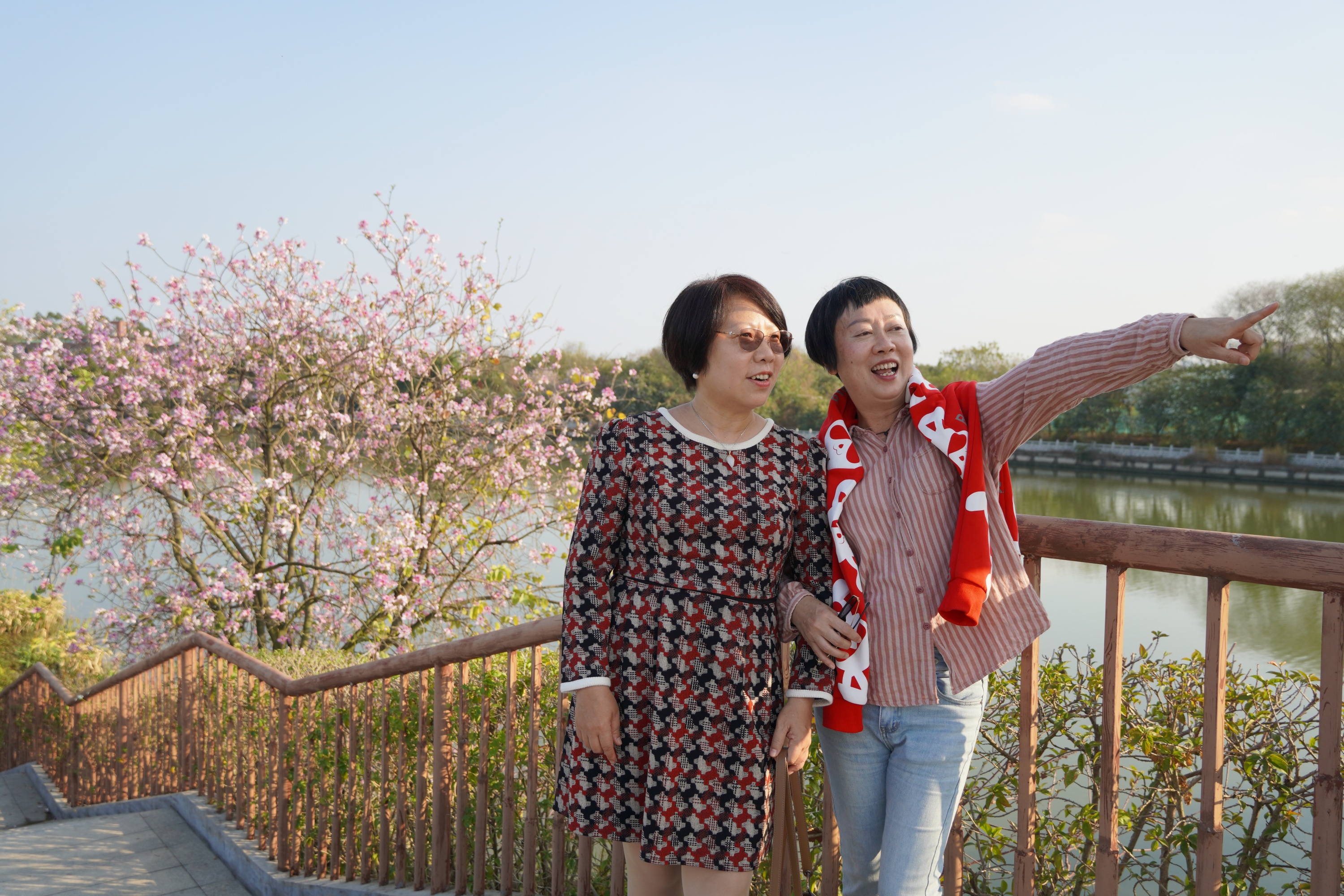 ���ڼ��ڣ������ο���Լ�����ݺ���ʪ�ػ������档���������� ���ŵ���