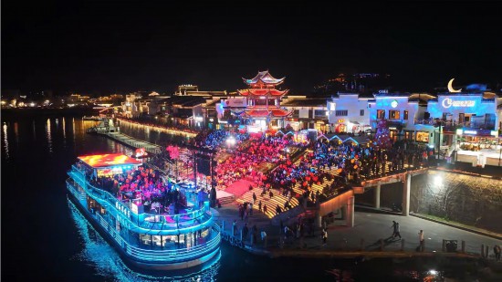 2��21������2026���´��������ֻᡱ�ڻ�ɽ����Ϫ�ӽ����ݡ��ο͹���һ�����������ɸС��ɴ��ߡ��������ż�������ͨѶԱ �ο��� ��